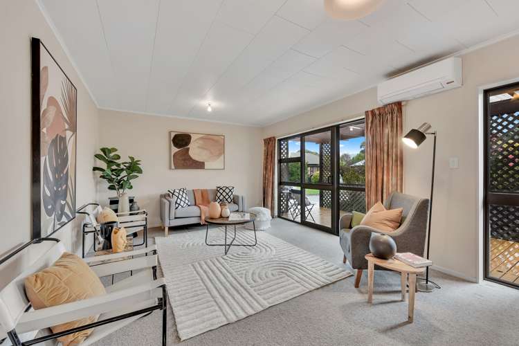 6 Helena Way The Wood_1