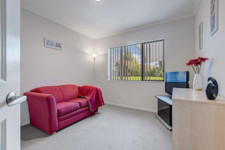 1 Pine Harbour Parade Beachlands_8