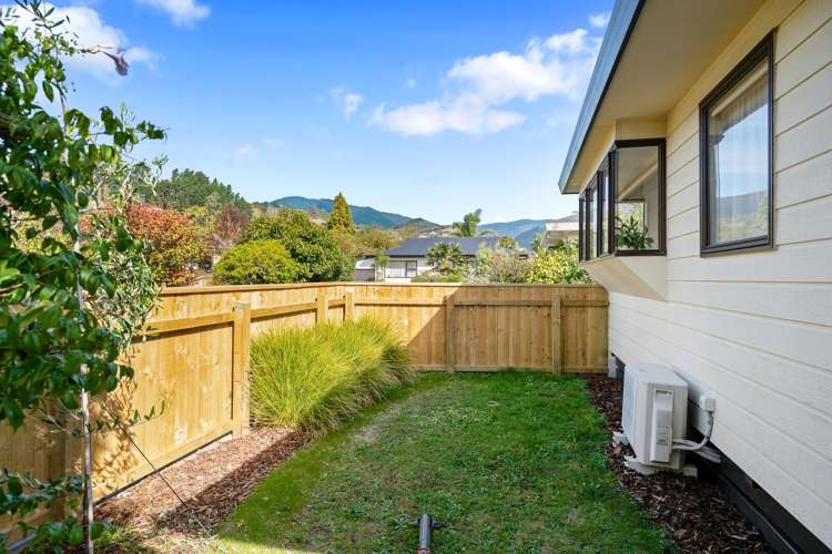 2 Brydon Way The Wood_16