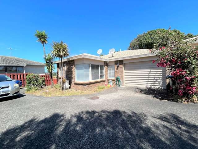 Welcome Home: Spacious 3-Bedroom with 1.5 bath...