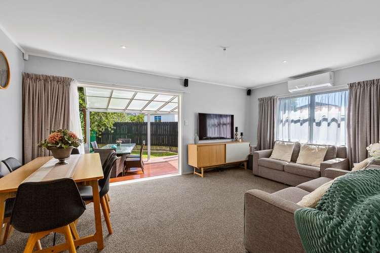 1/12 Doment Crescent Orewa_6