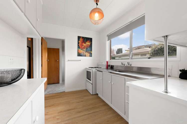 2/12a Yeovil Road Te Atatu Peninsula_5