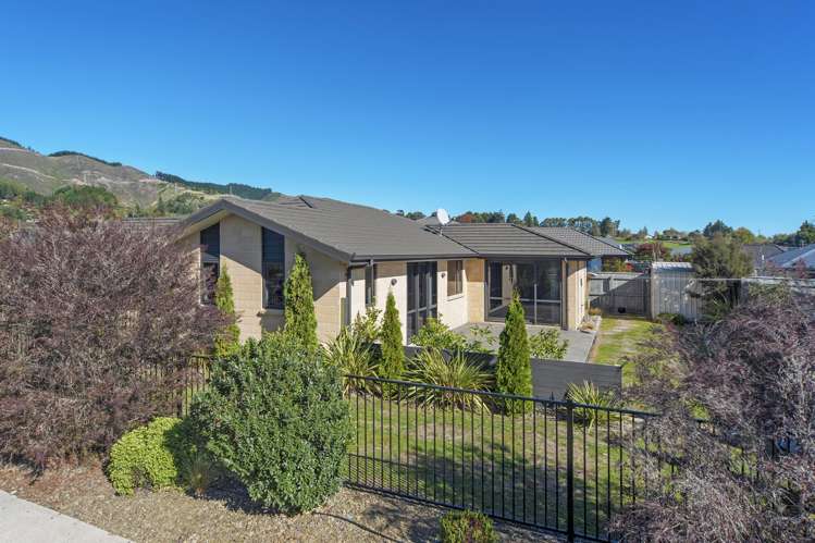 9 Fairose Drive Richmond_16