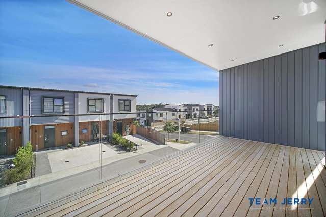 Spacious Modern Living - Prime Location