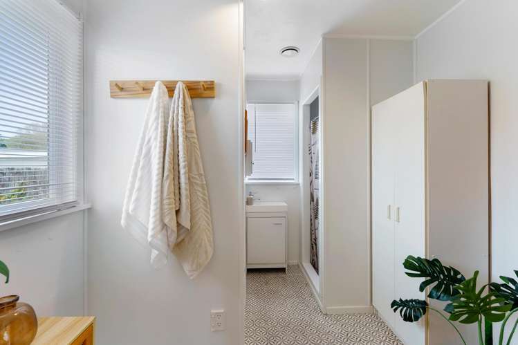 8 The Avenue Otaki Beach_10