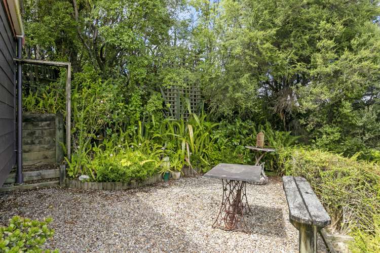 1160 Huia Road Huia_11