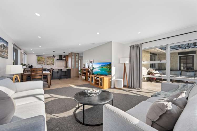 16 Rousehill Street Renwick_8