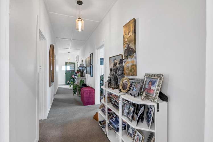 58 Pembroke Road Stratford_13
