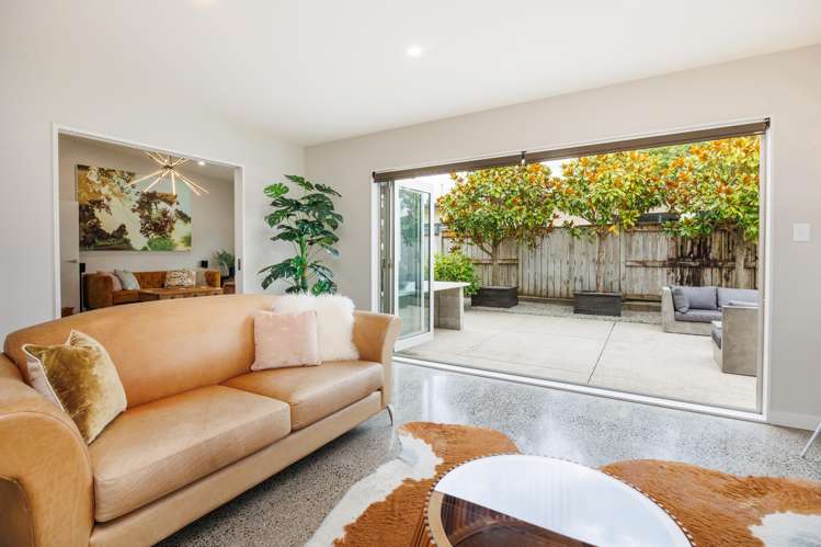 2 Chestnut Close Kelvin Grove_11