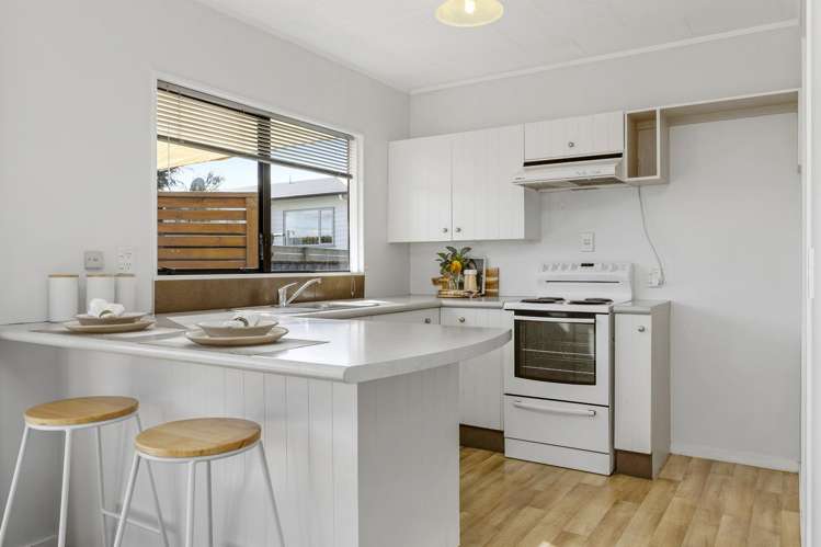 2/10 Koha Road Town Centre_7