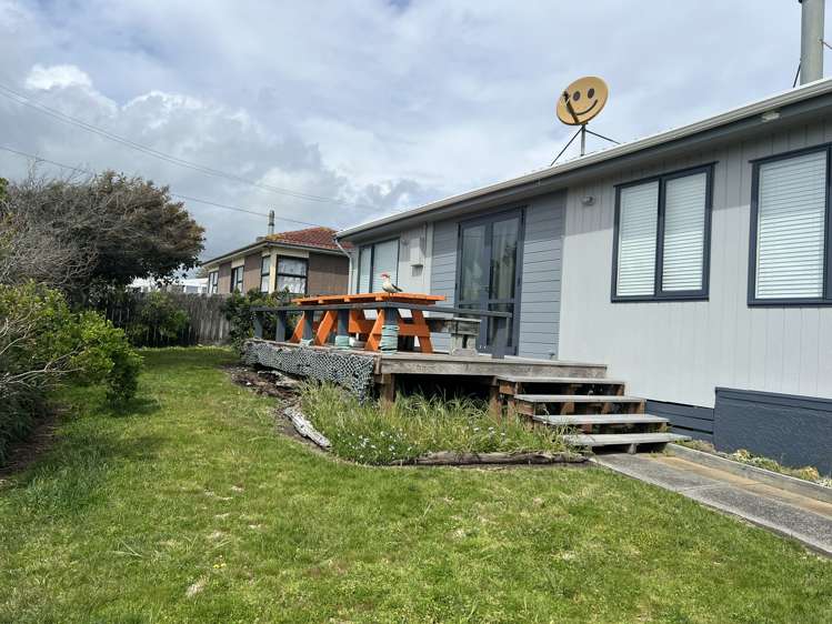 28 Ngatiawa Street Himatangi Beach_14