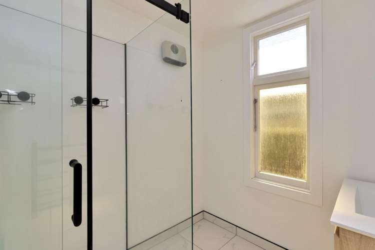 117 Creek Road Allenton_24