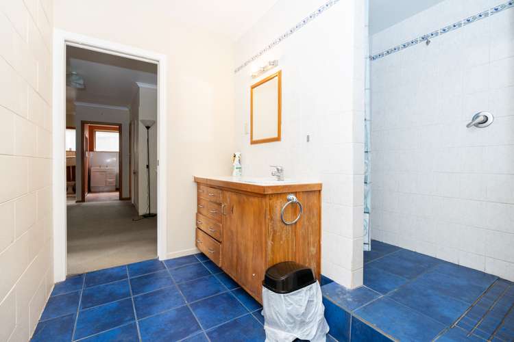 90 Houchens Road Glenview_16