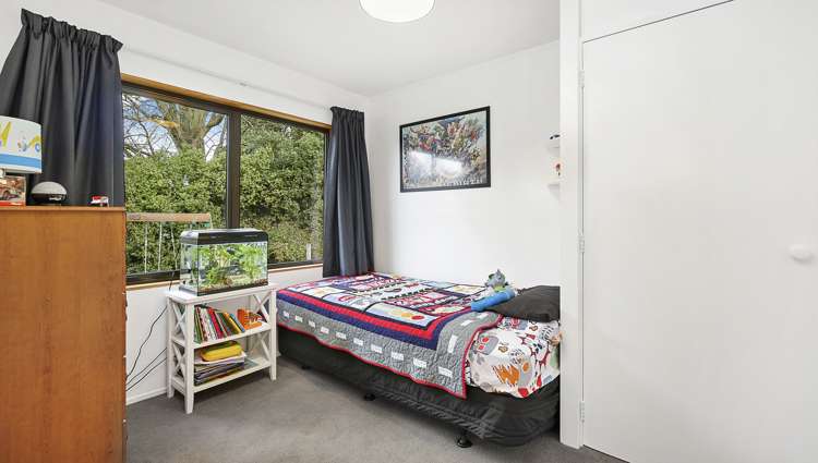 8 De Renzie Place Kirwee_12