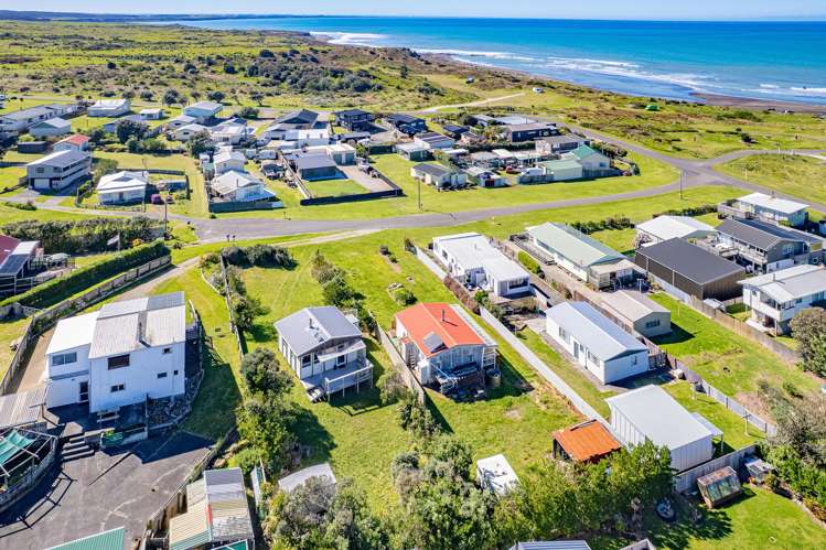 11 Pingao Place Waiinu Beach_20