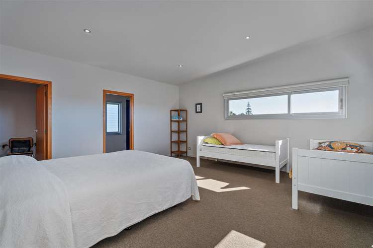 111 Kauri Crescent Matarangi_14