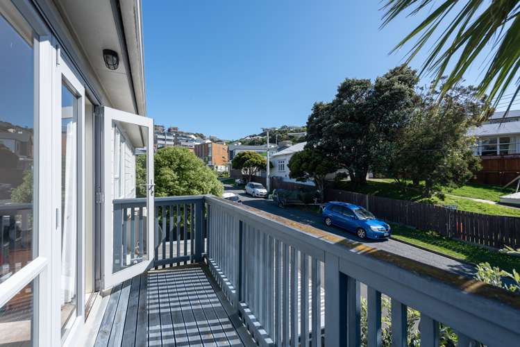 77 Tauhinu Road Miramar_9