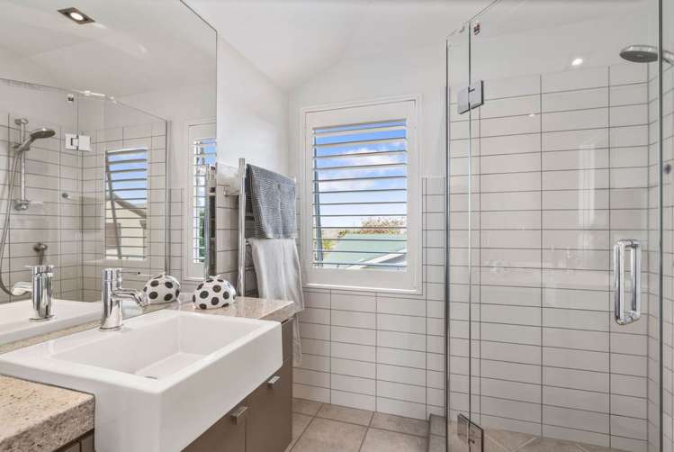 2/25 Napier Avenue Takapuna_16