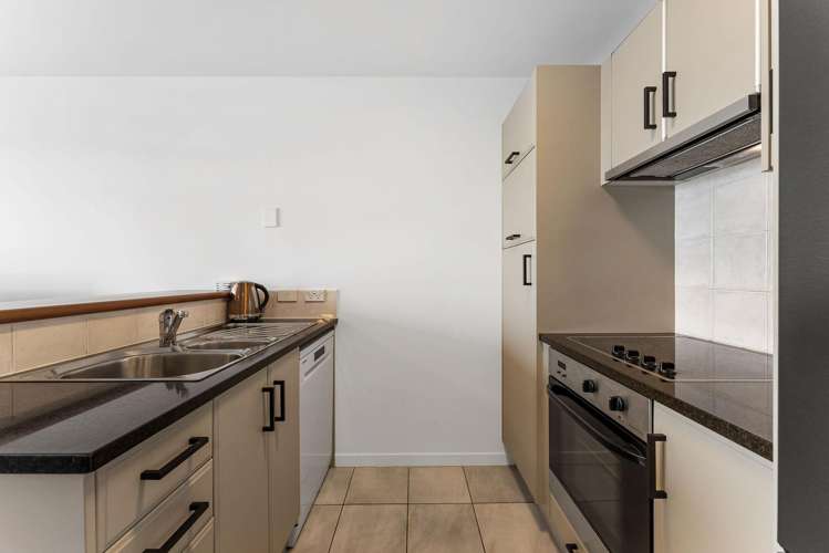 310/36 Victoria Road Mount Maunganui_9