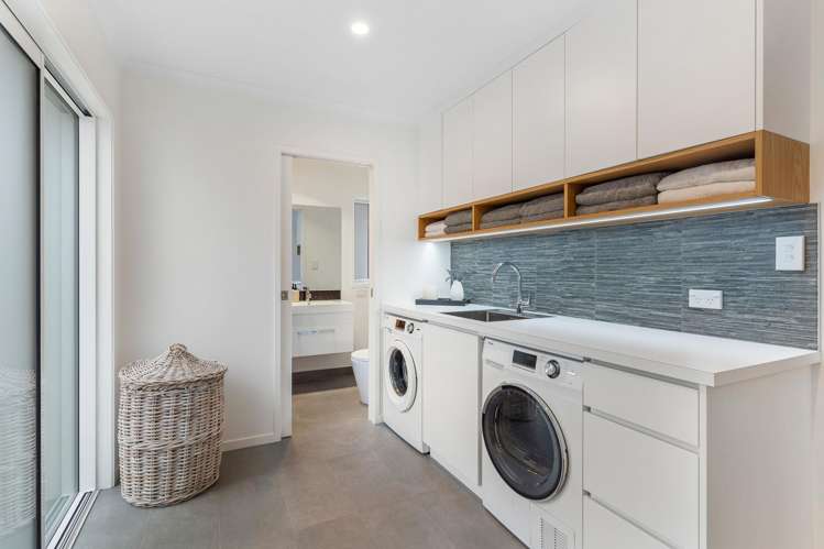 6 Crossland Place Maraetai_32