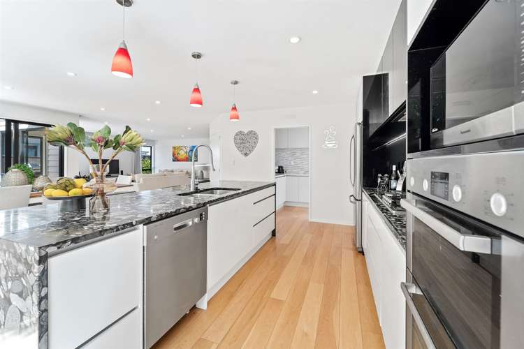 37 Remuremu Street Long Bay_10