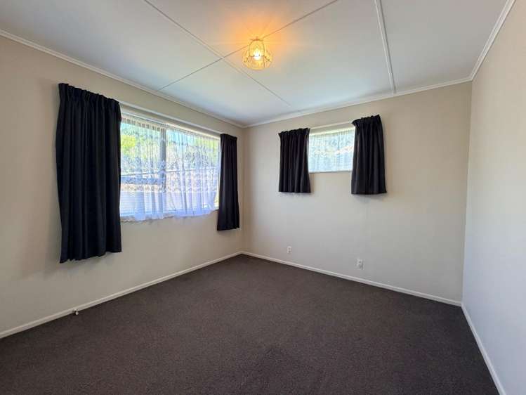  B/53 Fyvie Avenue Tawa_11