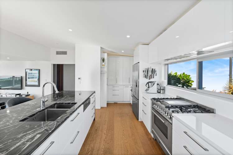 10 Teviotdale Way Richmond Hill_13