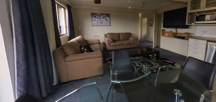 37 Hyde Avenue - Downstairs 1140_4