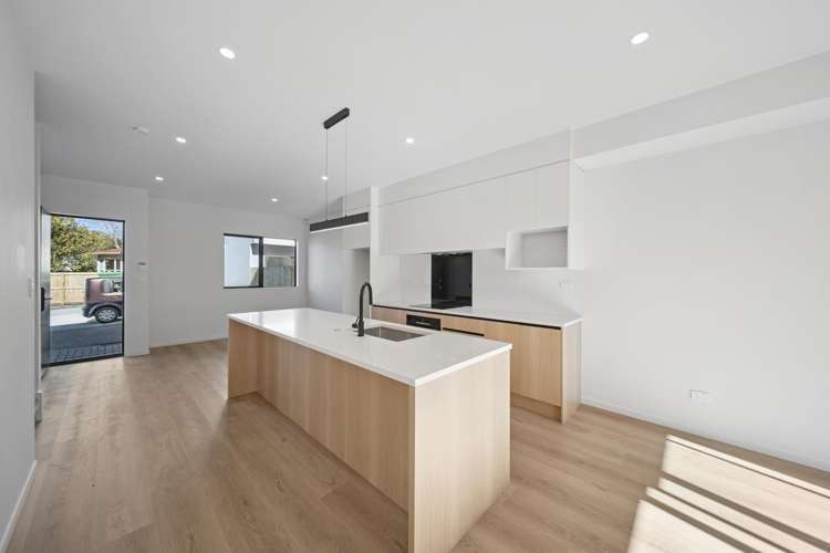 10-12 Clendon Place Manurewa_28