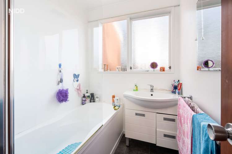 107a Easther Crescent Kew_13