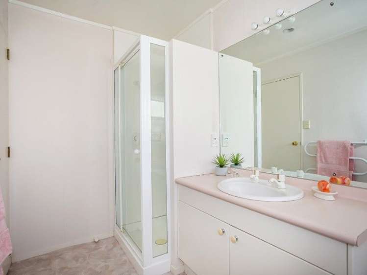 1/42 Stewart Gibson Place Manurewa_12