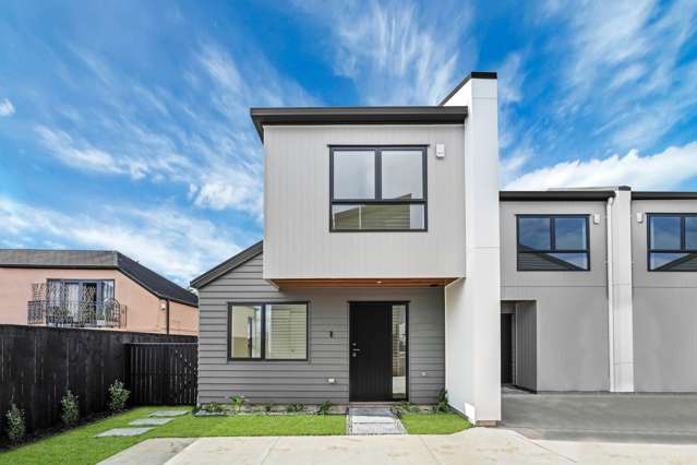 Brand-New Coastal Living in Macleans School Zone