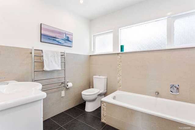 23 Northumberland Avenue Hauraki_3