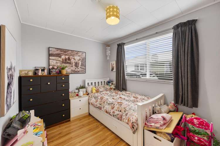 28 Neal Crescent Onekawa_6