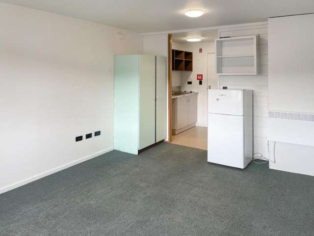 Studio Apartment in Martin Sqaure