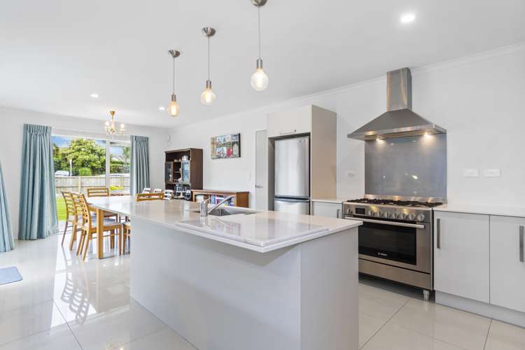 1 Benmore Crescent Pyes Pa_8