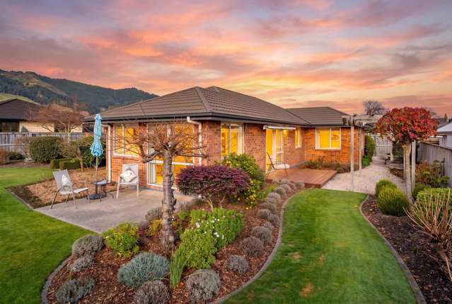Effortless Living, Exceptional Location