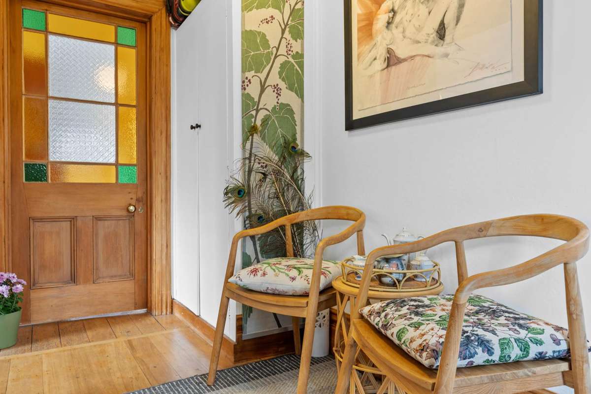 24 Dillons Point Road_4