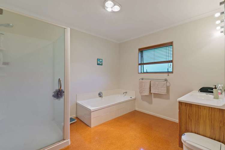 15 Awaroa Stream Drive Waiuku_11