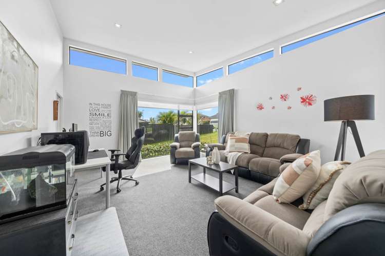 52 Intrepid Crescent Beachlands_6