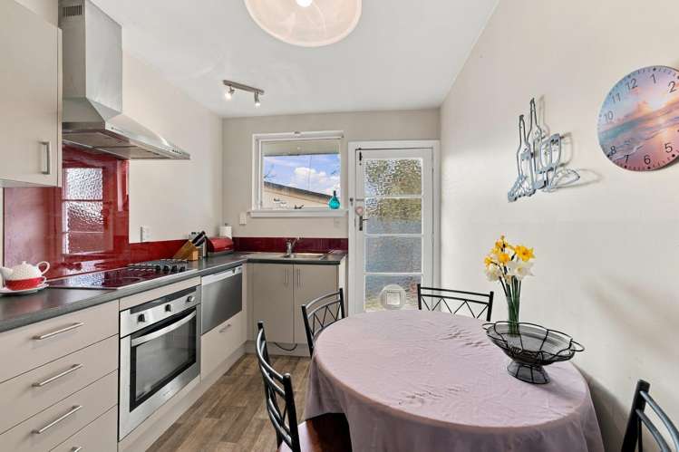 2/70 Shakespeare Road Waltham_3