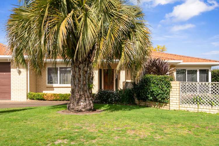 49 Basley Road Owhata_17