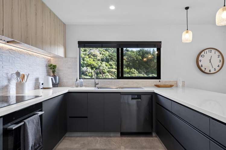 32 Soleares Avenue Mount Pleasant_12