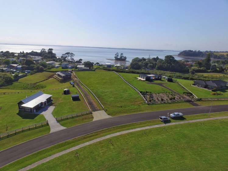 8 Allan Road Awhitu_15