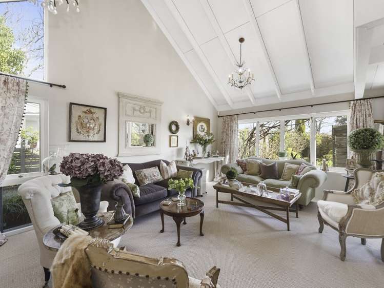 772 River Road Chartwell_6