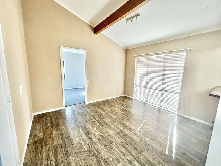 77 Meadowvale Rise Titirangi_8