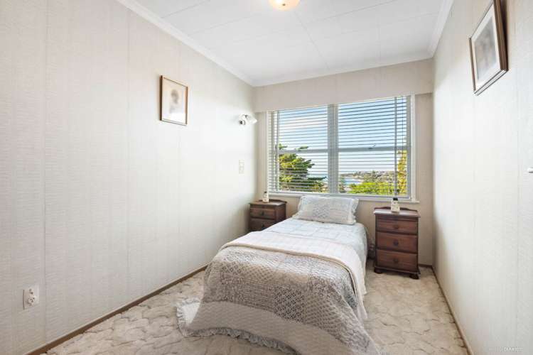 549 Beach Road Murrays Bay_17