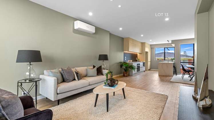 42-44 Byron Avenue_4
