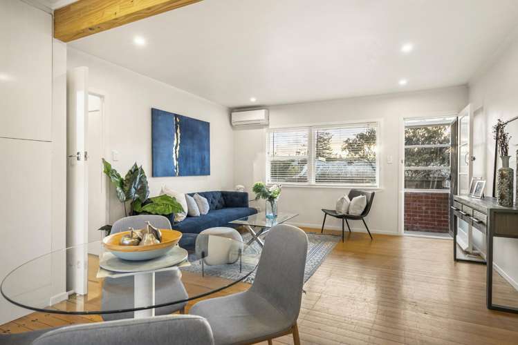 2/134 Onewa Road Northcote_5