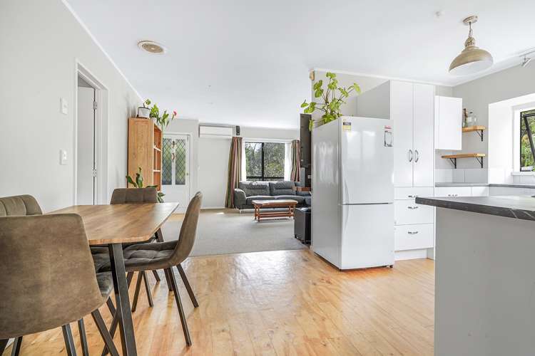 64 Pelorus Street Glenview_3